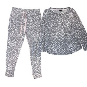 Tahari Cheetah Print Pajama PJ Set Women's Size Large Long Sleeve Shirt & Pants